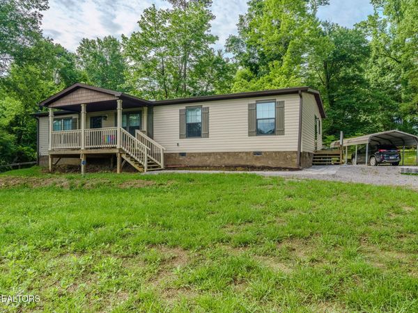 938 Mountain View St, Pigeon Forge, TN 37863