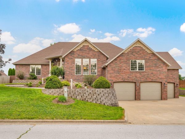 2001 N 7th Avenue, Ozark, MO 65721