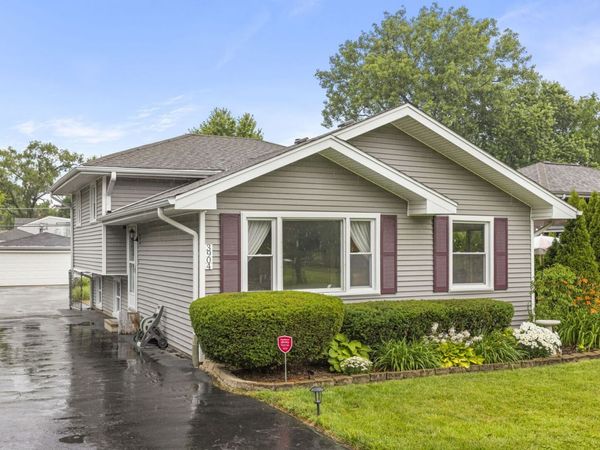 3904 N Adams Street , Westmont, IL 60559