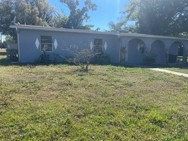 525 E HELEN AVENUE , PUNTA GORDA, FL 33950