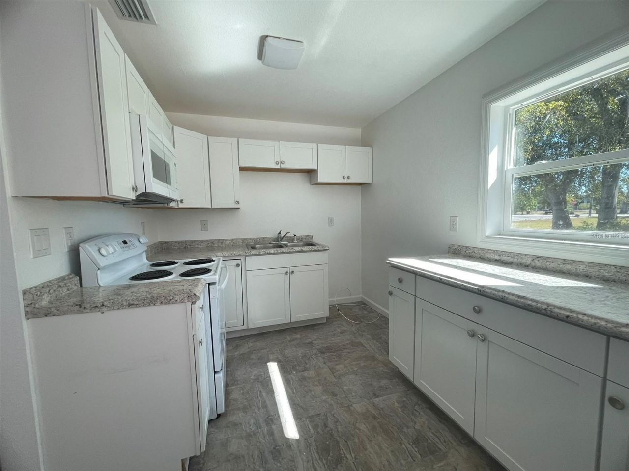 525 E Helen Avenue , Punta Gorda, FL 33950 Photo