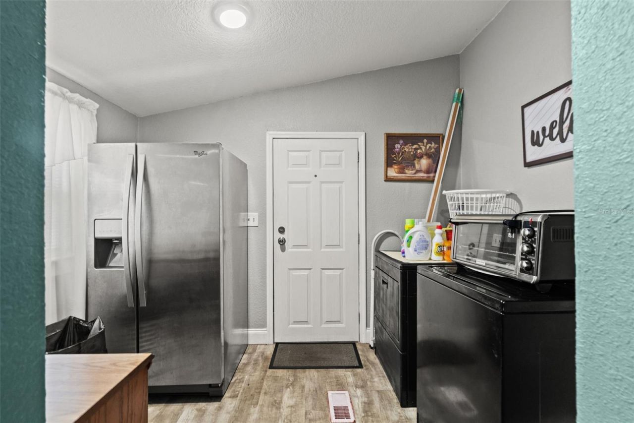 7876 Ridge Road , Weeki Wachee, FL 34613 Photo