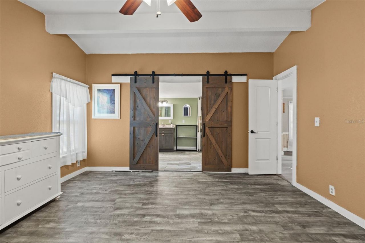 7876 Ridge Road , Weeki Wachee, FL 34613 Photo
