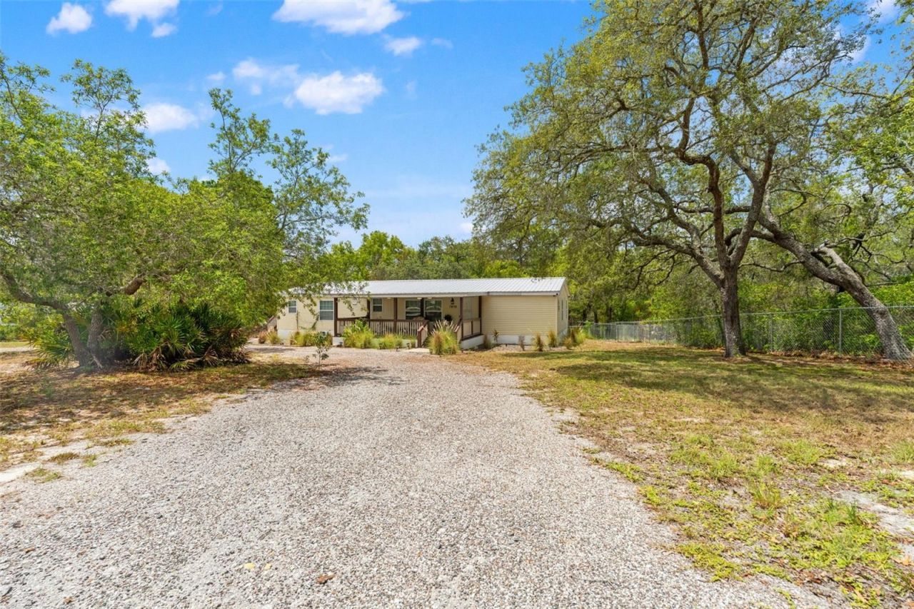 7876 Ridge Road , Weeki Wachee, FL 34613 Photo