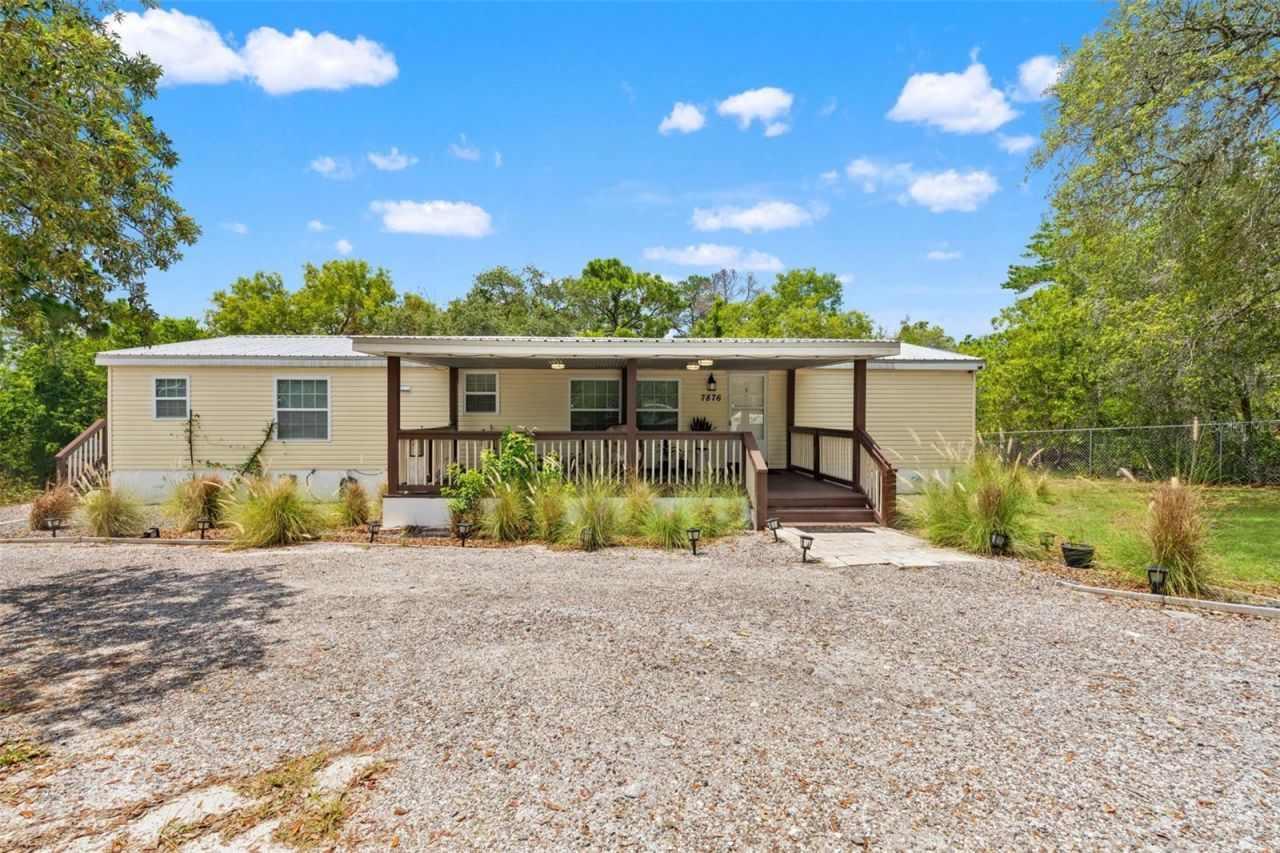 7876 Ridge Road , Weeki Wachee, FL 34613 Photo