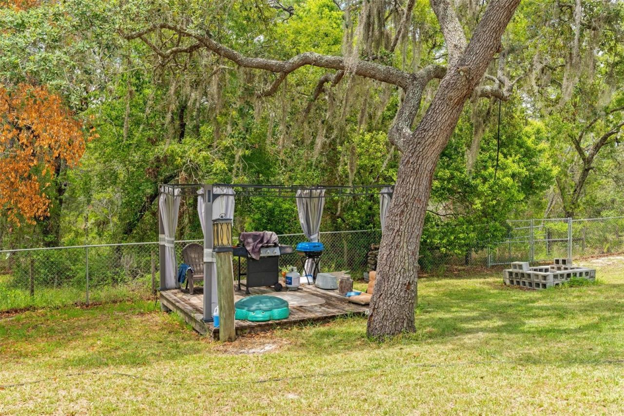 7876 Ridge Road , Weeki Wachee, FL 34613 Photo