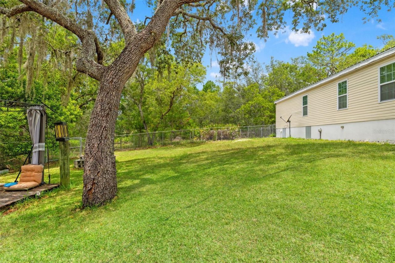 7876 Ridge Road , Weeki Wachee, FL 34613 Photo