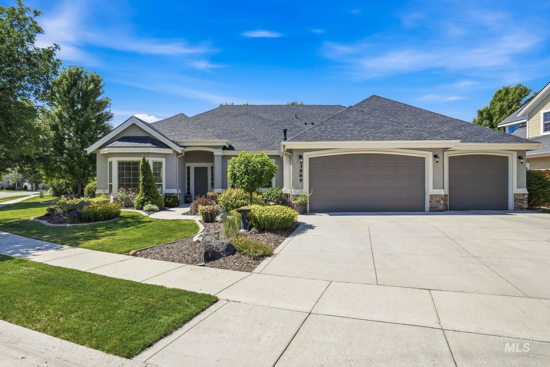 3969 N Hollymount Way, Meridian, ID 83646 Main Photo