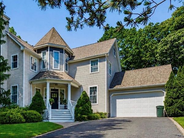 10 Chapel Hill Road, Lake Grove, NY 11755