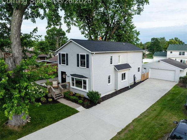 429 Dorothy Street, South Lyon, MI 48178