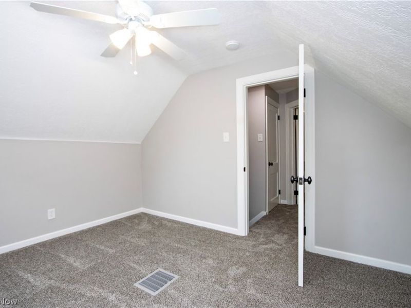407 Oxford Avenue, Akron, OH 44310 Photo 18