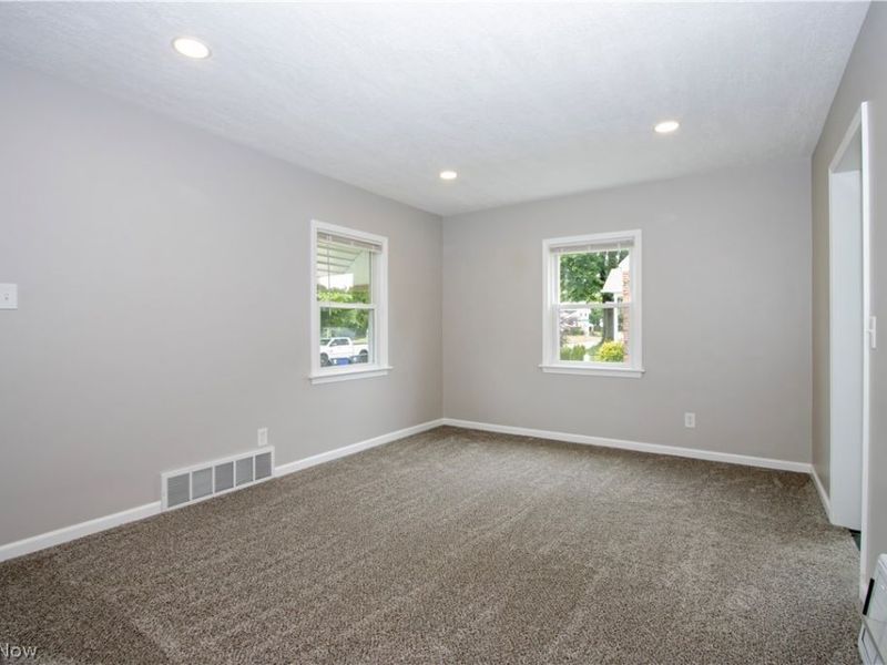 407 Oxford Avenue, Akron, OH 44310 Photo 8