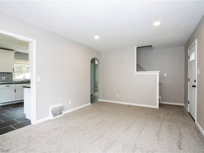 407 Oxford Avenue, Akron, OH 44310 Photo 9