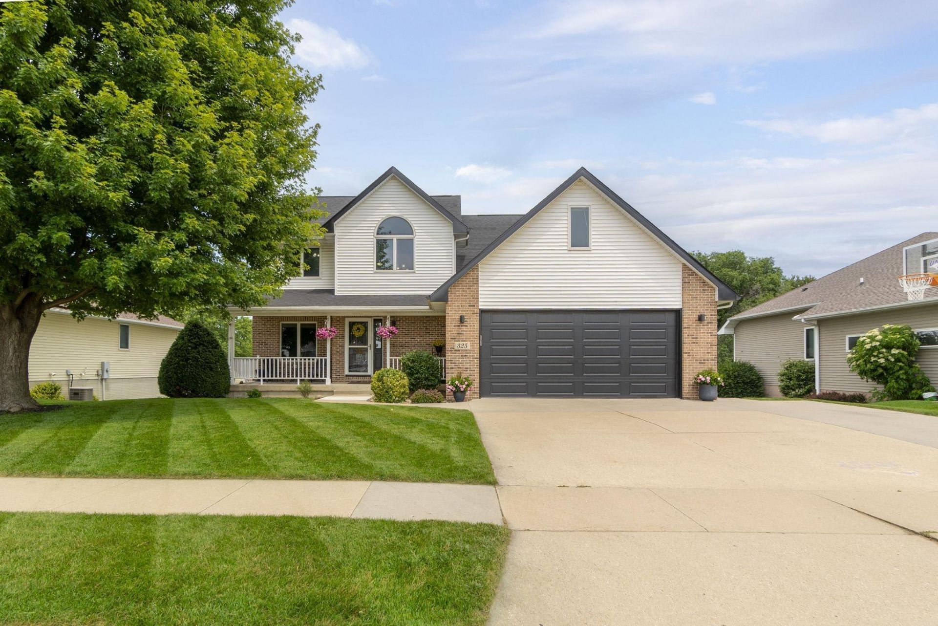 325 Alvarado Avenue, Cedar Falls, IA 50613 Main Photo
