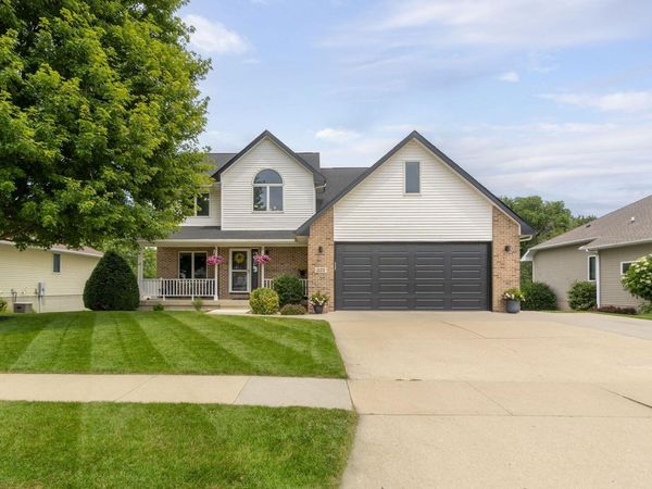 325 Alvarado Avenue, Cedar Falls, IA 50613