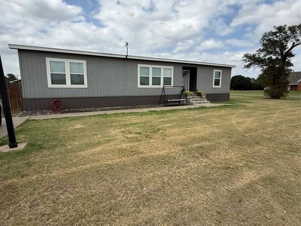 313 N BROADWAY Street, Duke, OK 73532