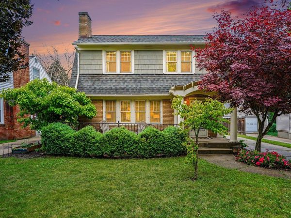 2729 Oakwood Avenue NE, Grand Rapids, MI 49505