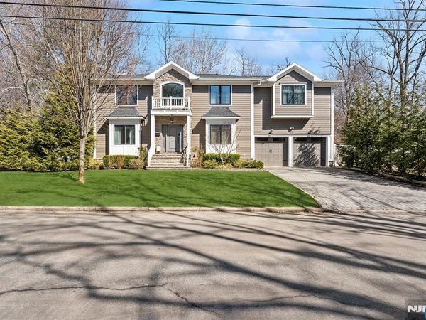 52 Glenwood Avenue, DEMAREST, NJ 07627