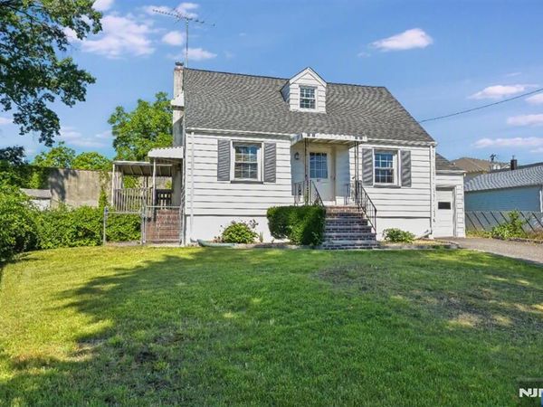 43 Urma Place, SADDLE BROOK, NJ 07663