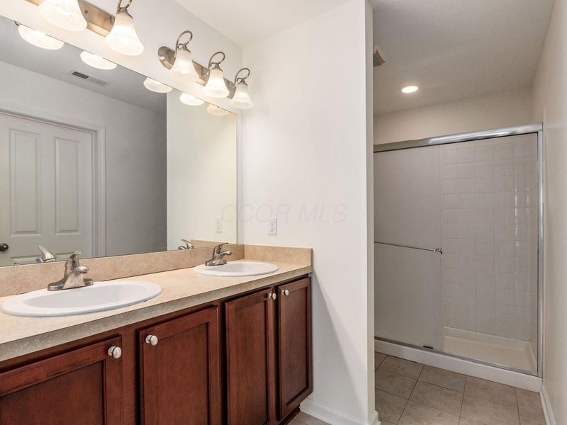 322 Cover Place , Columbus, OH 43235 Photo 18