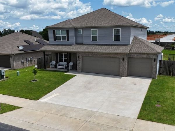 620 Woodcreek Loop , Lowell, AR 72745