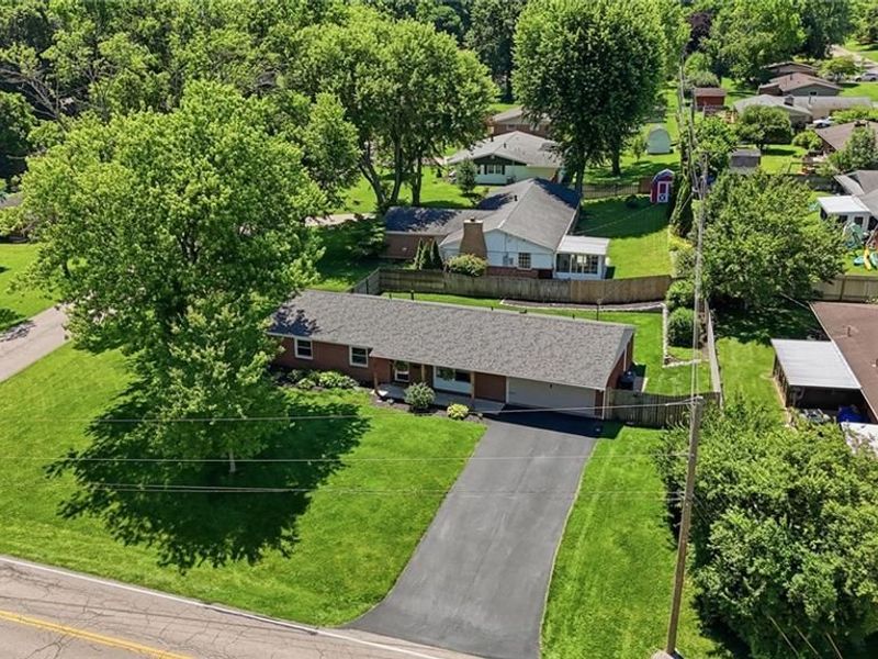 2376 Portage Path, Bellbrook, OH 45305 Photo 3