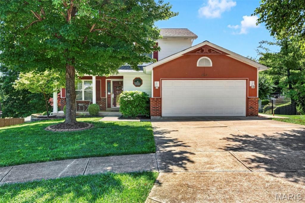 404 Silver Maple Court, Fenton, MO 63026 Main Photo
