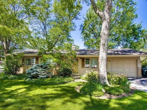170 Westview Street , Hoffman Estates, IL 60169