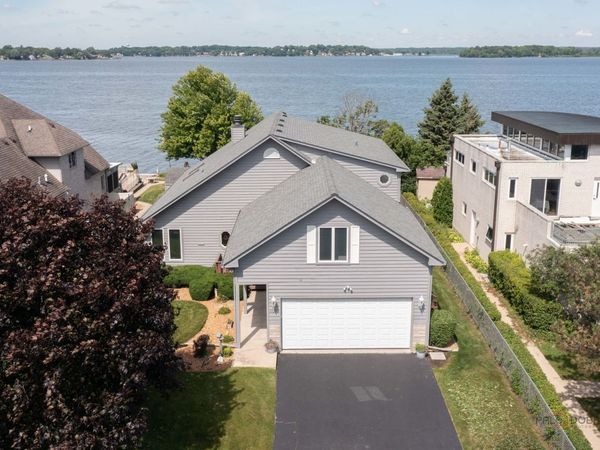 37292 N Stanton Point Road , Ingleside, IL 60041