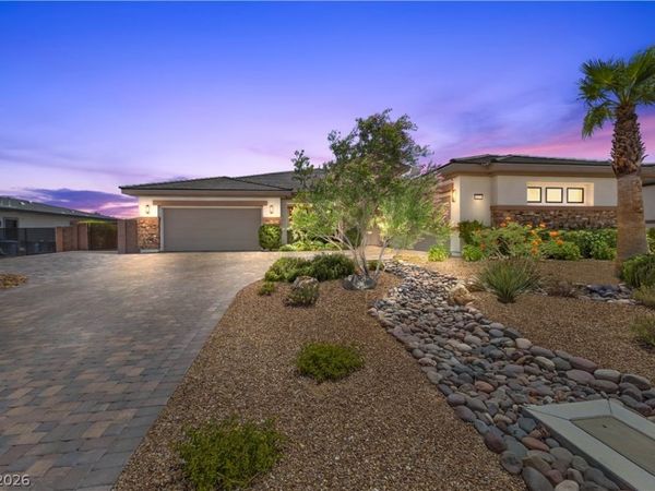 8479 Hickam Avenue , Las Vegas, NV 89129