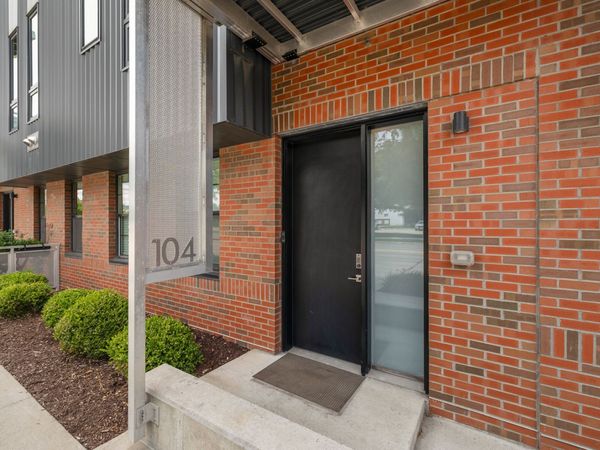 450 SW 7th Street, Unit 104, Des Moines, IA 50309