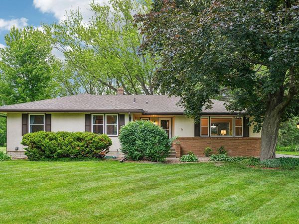 1866 Sterling Avenue N, Maplewood, MN 55109