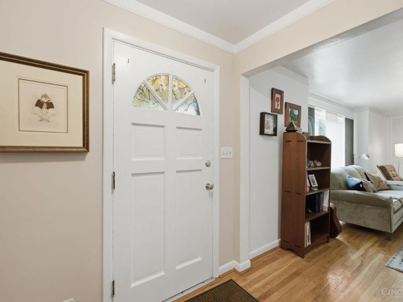 9401 Sherborn Drive, Springfield Twp., OH 45231 Photo 5