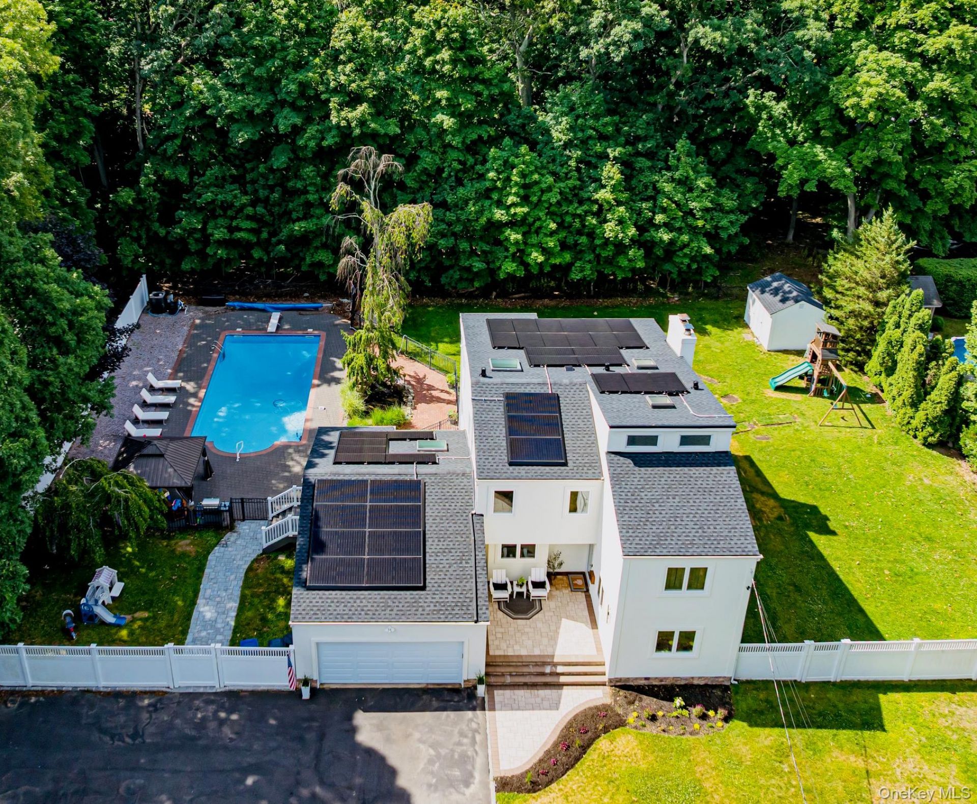 20 Oak Street , Saint James, NY 11780 Main Photo