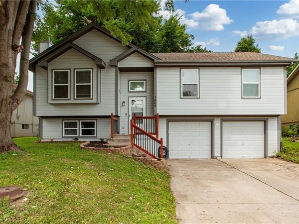 1604 S Concord Court, Independence, MO 64058