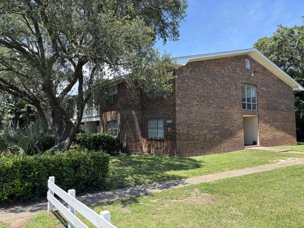 613 Colonial Drive, Unit 8, Fort Walton Beach, FL 32547