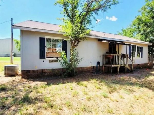 307 N Massingale Drive, Cordell, OK 73632