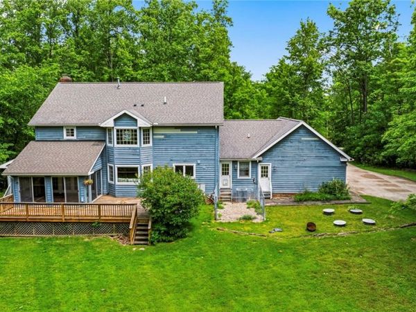 8325 Lincoln Drive, Chesterland, OH 44026