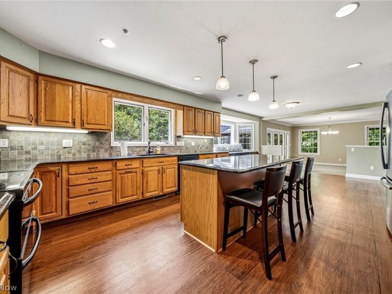 8325 Lincoln Drive, Chesterland, OH 44026 Photo 4