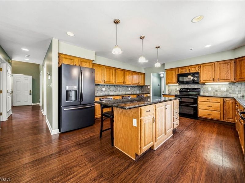 8325 Lincoln Drive, Chesterland, OH 44026 Photo 6