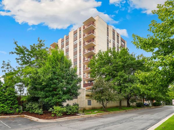 141 N La Grange Road , Unit 805, La Grange, IL 60525