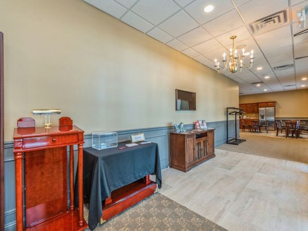 1745 S Eastwood Drive, Woodstock, IL 60098
