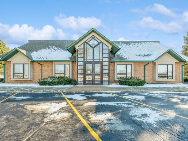 1745 S Eastwood Drive , Woodstock, IL 60098