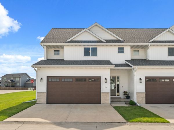 721 Spruce Street NW, Bondurant, IA 50035