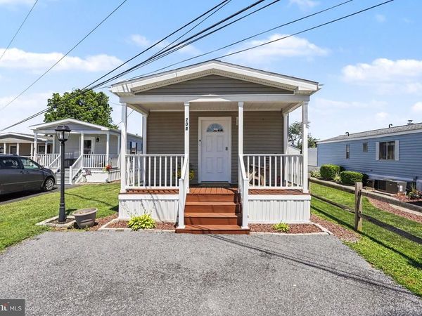 208 TINA LANE , NEW HOLLAND, PA 17557