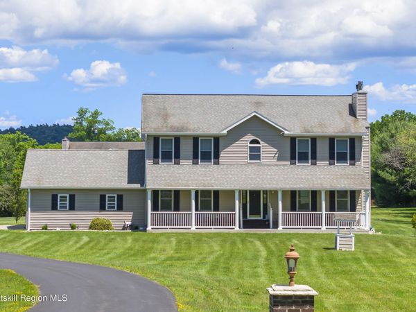 311 Middle Road, Hudson, NY 12534