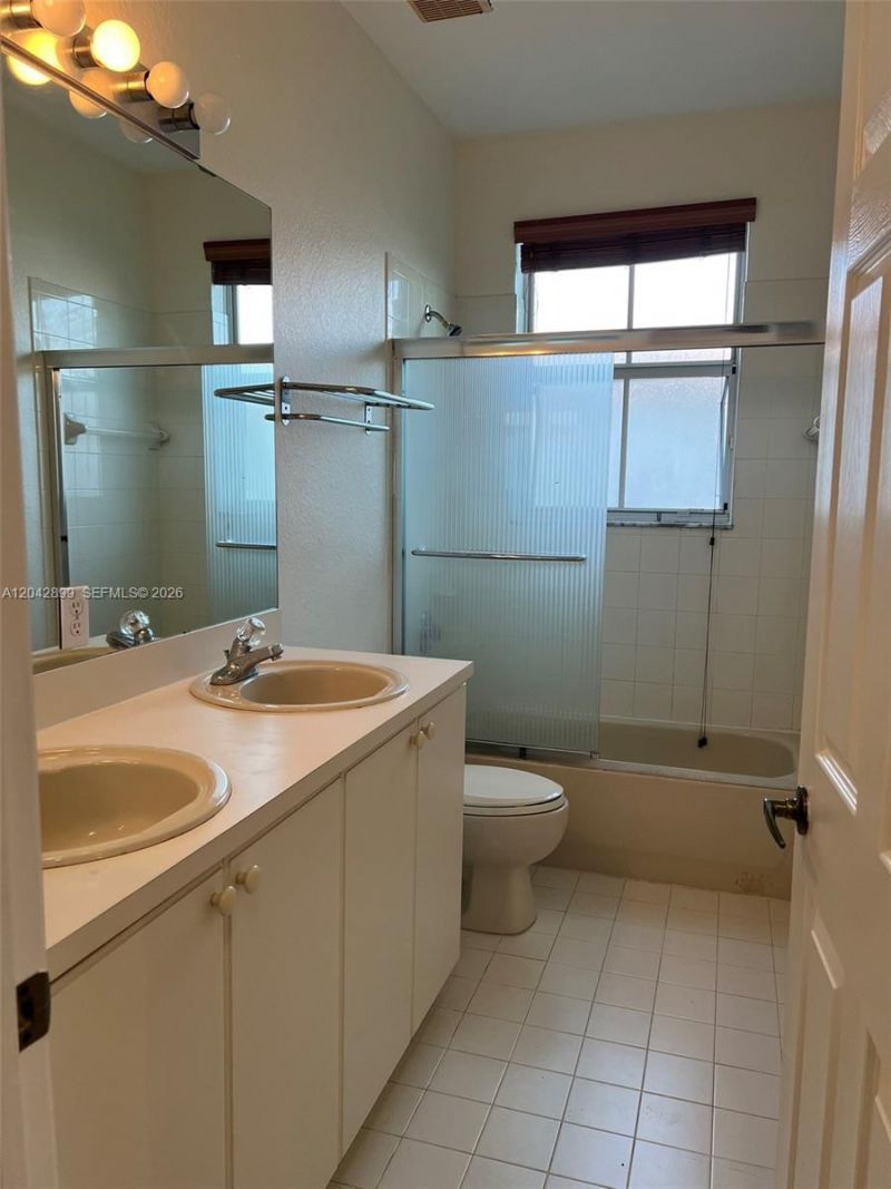 10861 NW 85th Ter , Doral, FL 33178 Photo