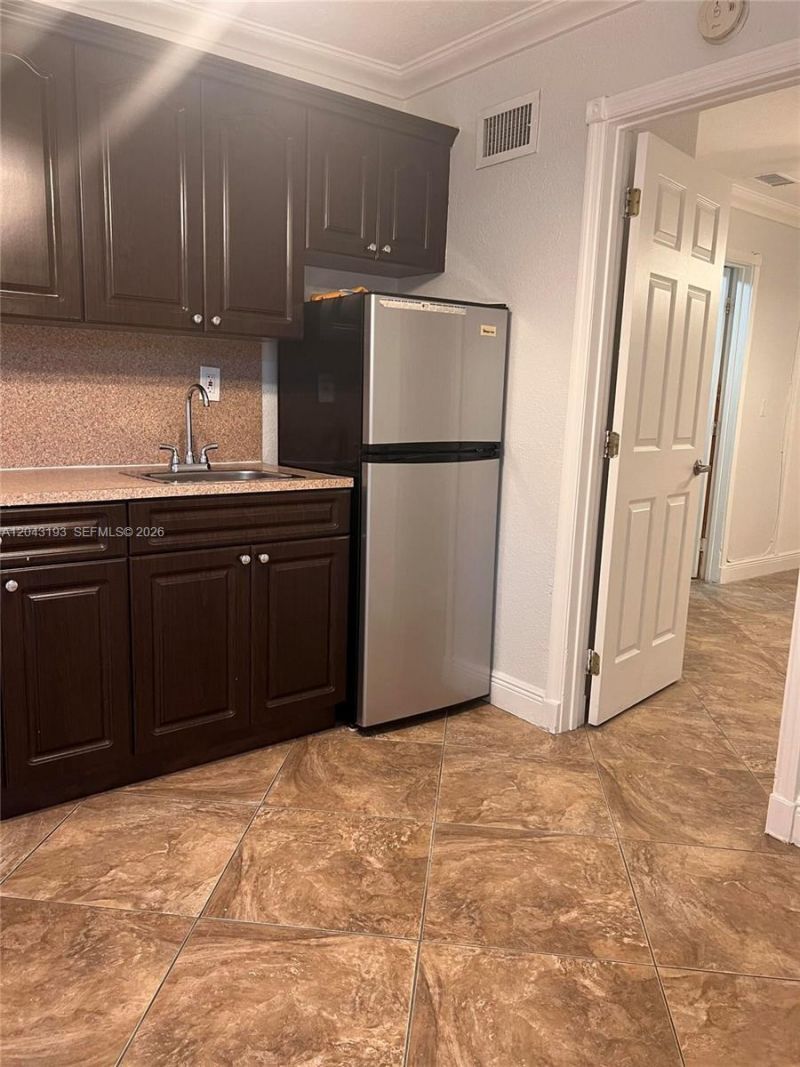 18025 NW 83rd Ave , Unit 1, Hialeah, FL 33015 Photo