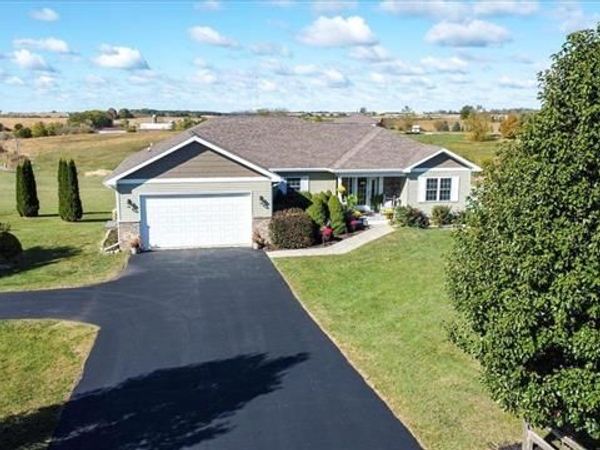 W7620 County Road H, New Glarus, WI 53574