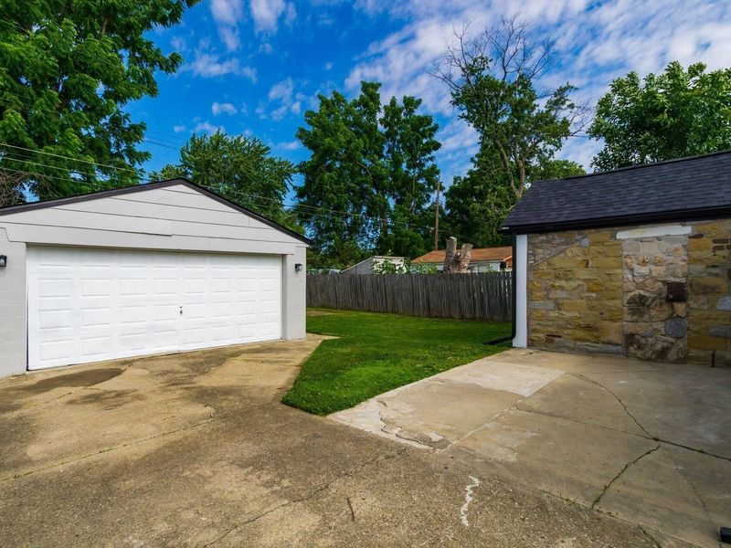 335 Woodlawn Avenue , Columbus, OH 43228 Photo 28